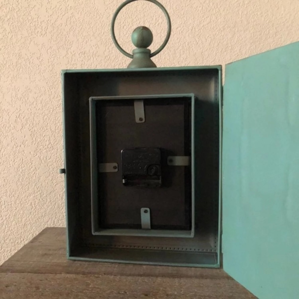 Rustic Sage Clock - Picture 4 of 7